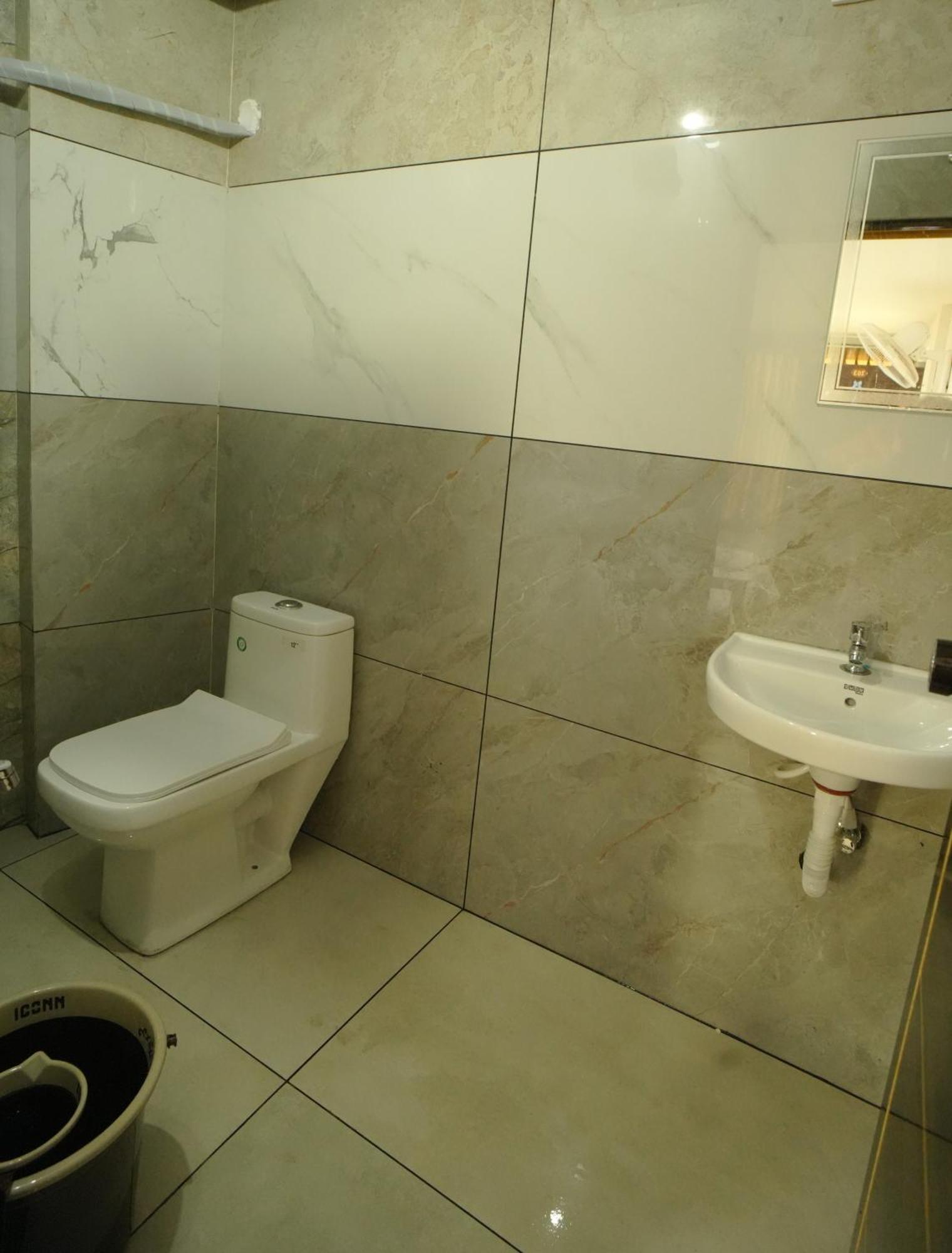 Port View Residency Pvr Hotel Nedumbassery Exterior photo