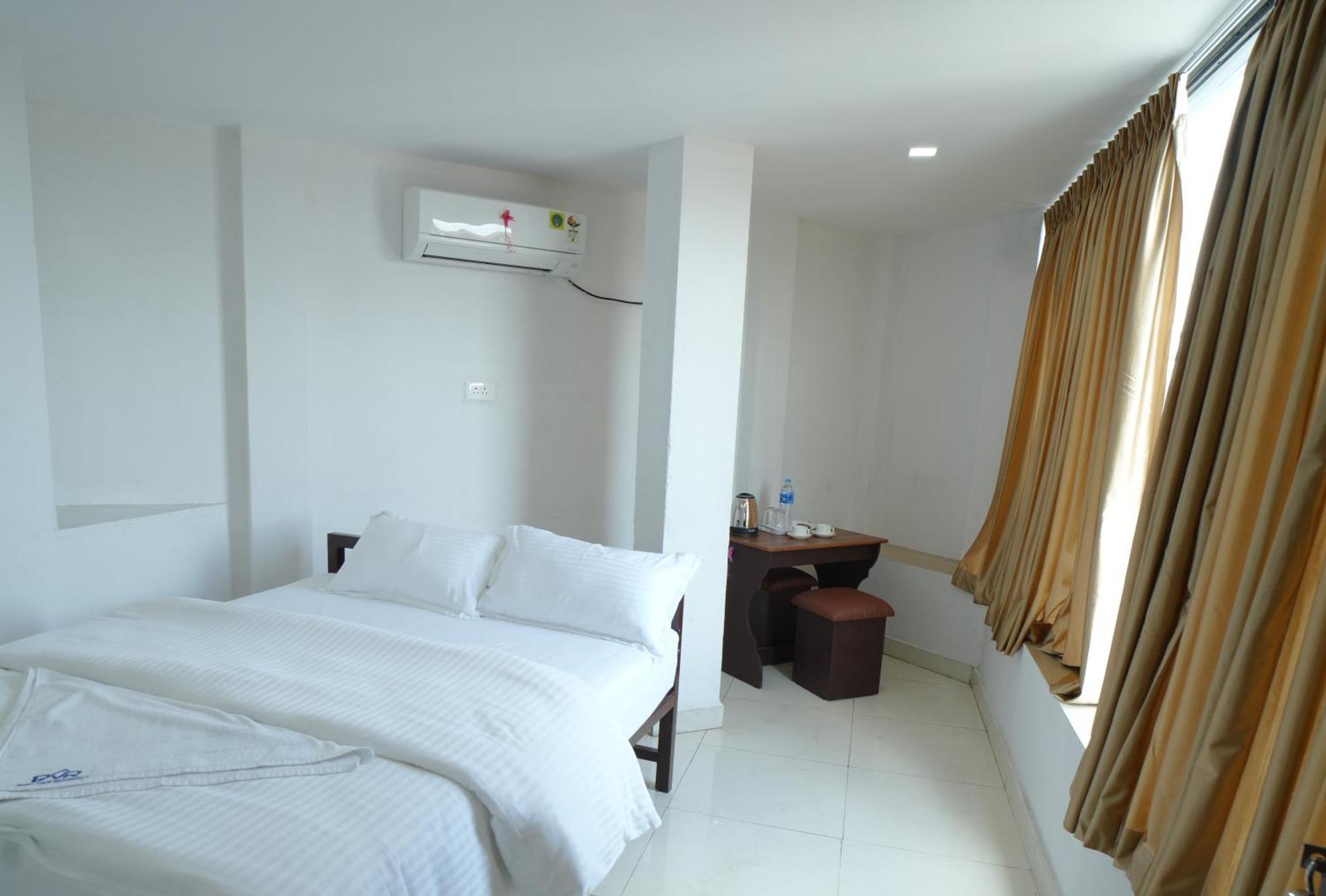 Port View Residency Pvr Hotel Nedumbassery Exterior photo