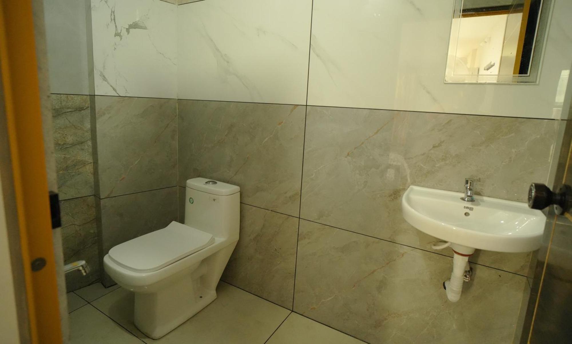 Port View Residency Pvr Hotel Nedumbassery Exterior photo