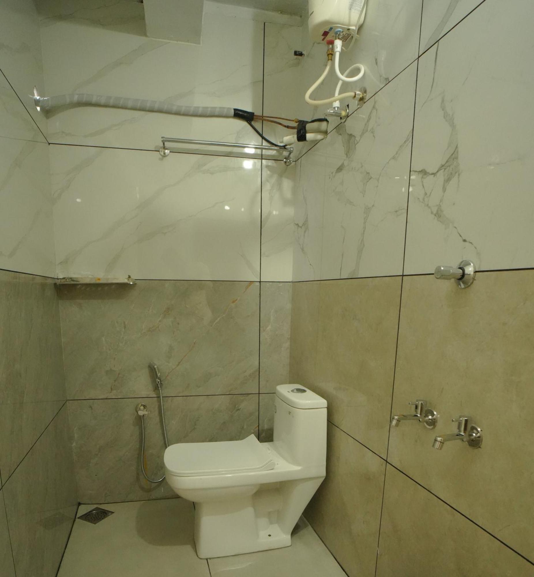 Port View Residency Pvr Hotel Nedumbassery Exterior photo