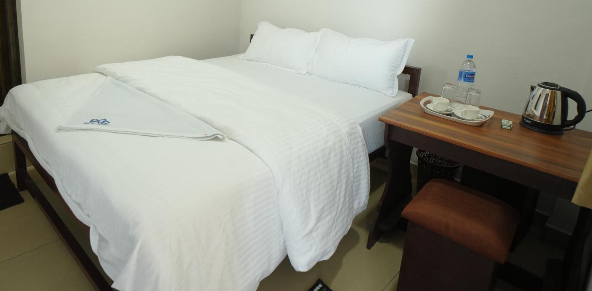 Port View Residency Pvr Hotel Nedumbassery Exterior photo