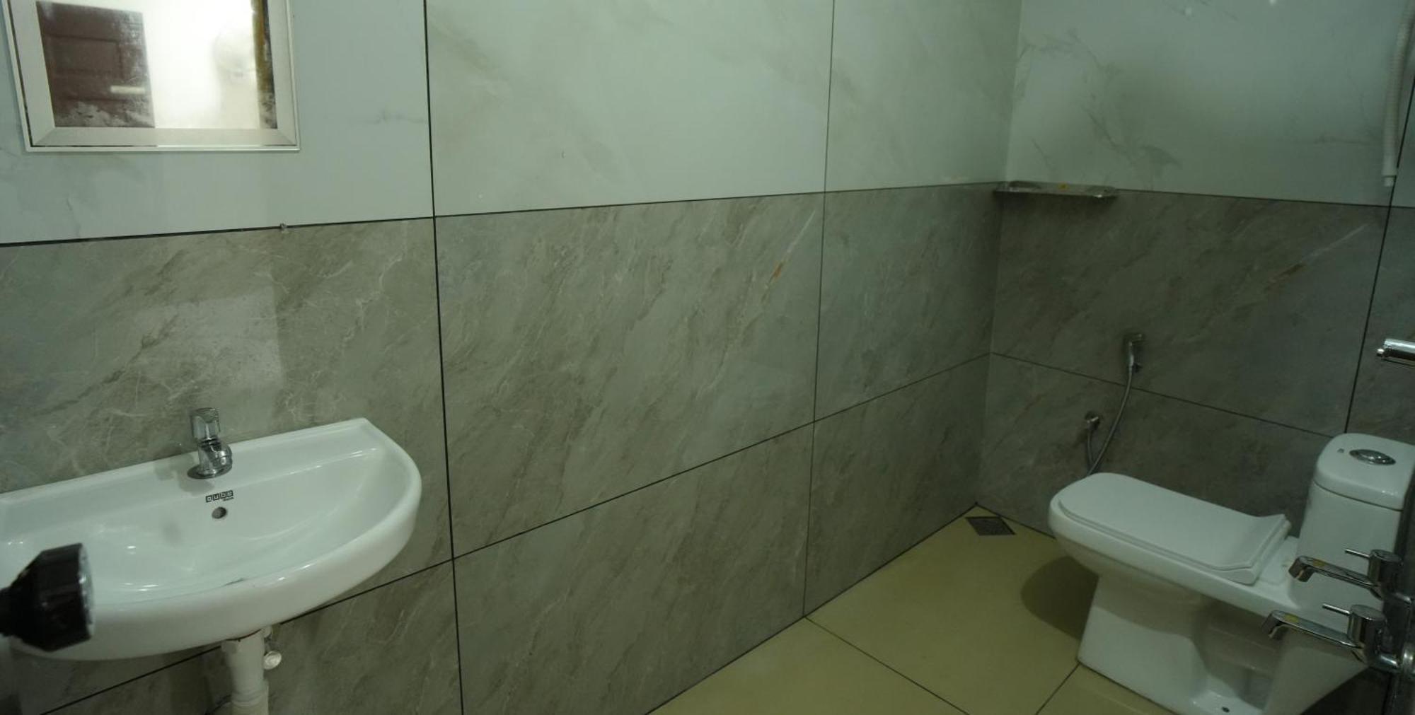 Port View Residency Pvr Hotel Nedumbassery Exterior photo