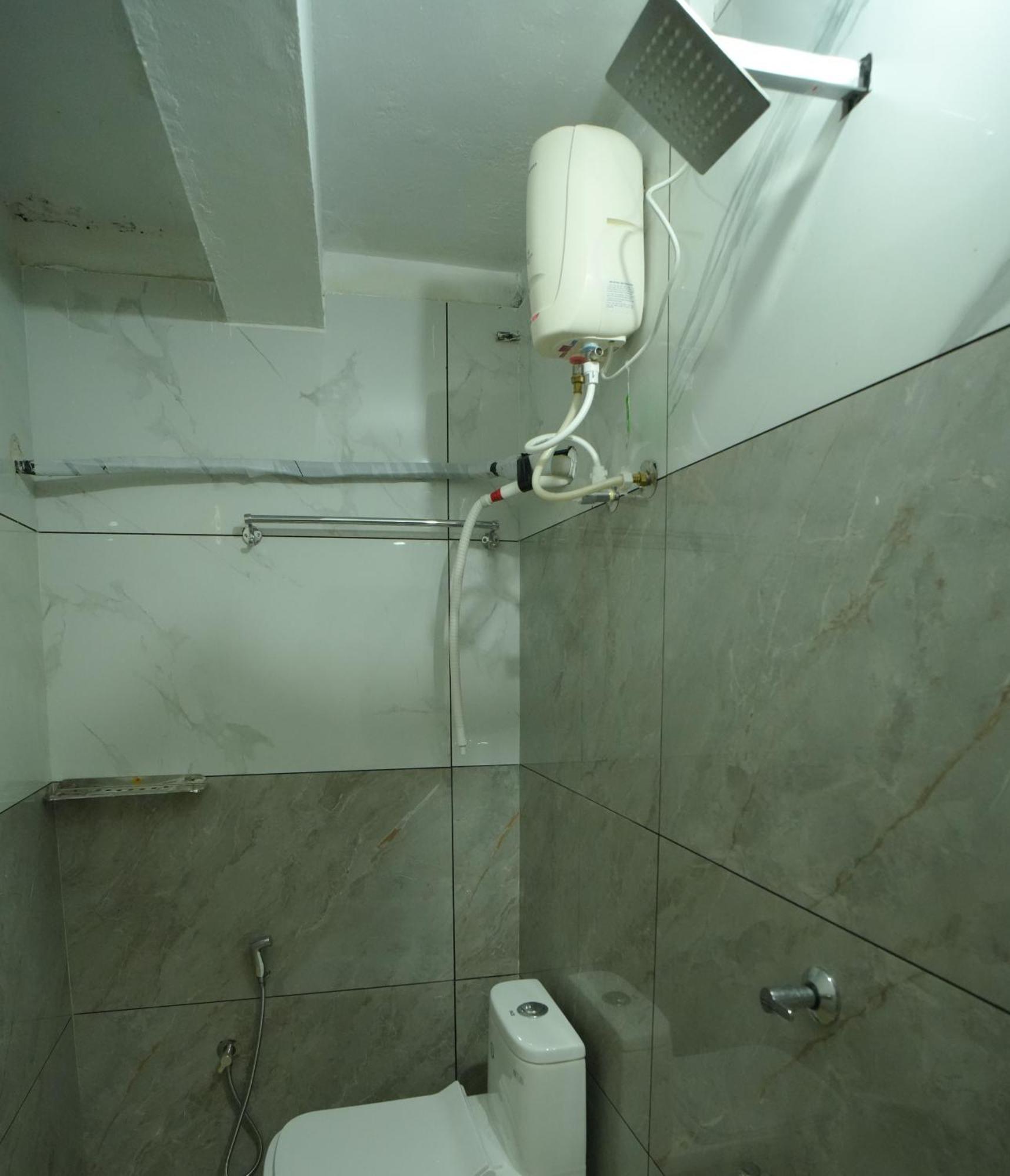 Port View Residency Pvr Hotel Nedumbassery Exterior photo